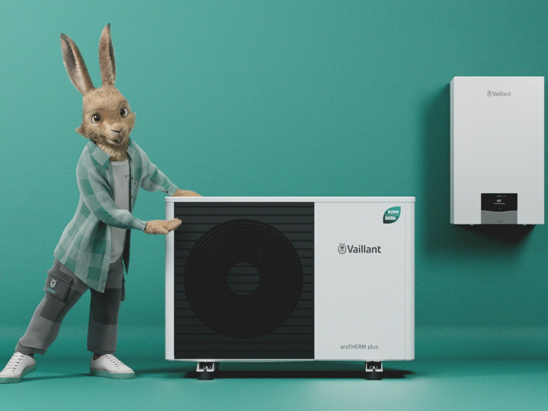 Le lapin montrant une pompe à chaleur et une chaudière | Vaillant