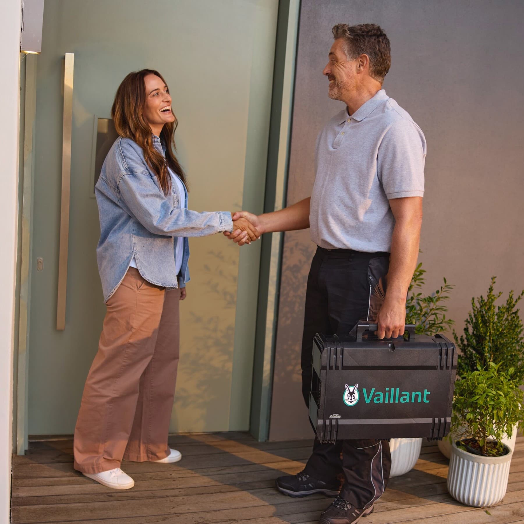Un spécialiste Vaillant se rend chez un cliente | Vaillant