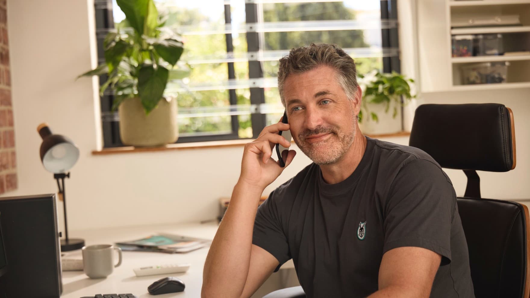 Un installateur appelle un client pour lui proposer une solution au gaz | Vaillant