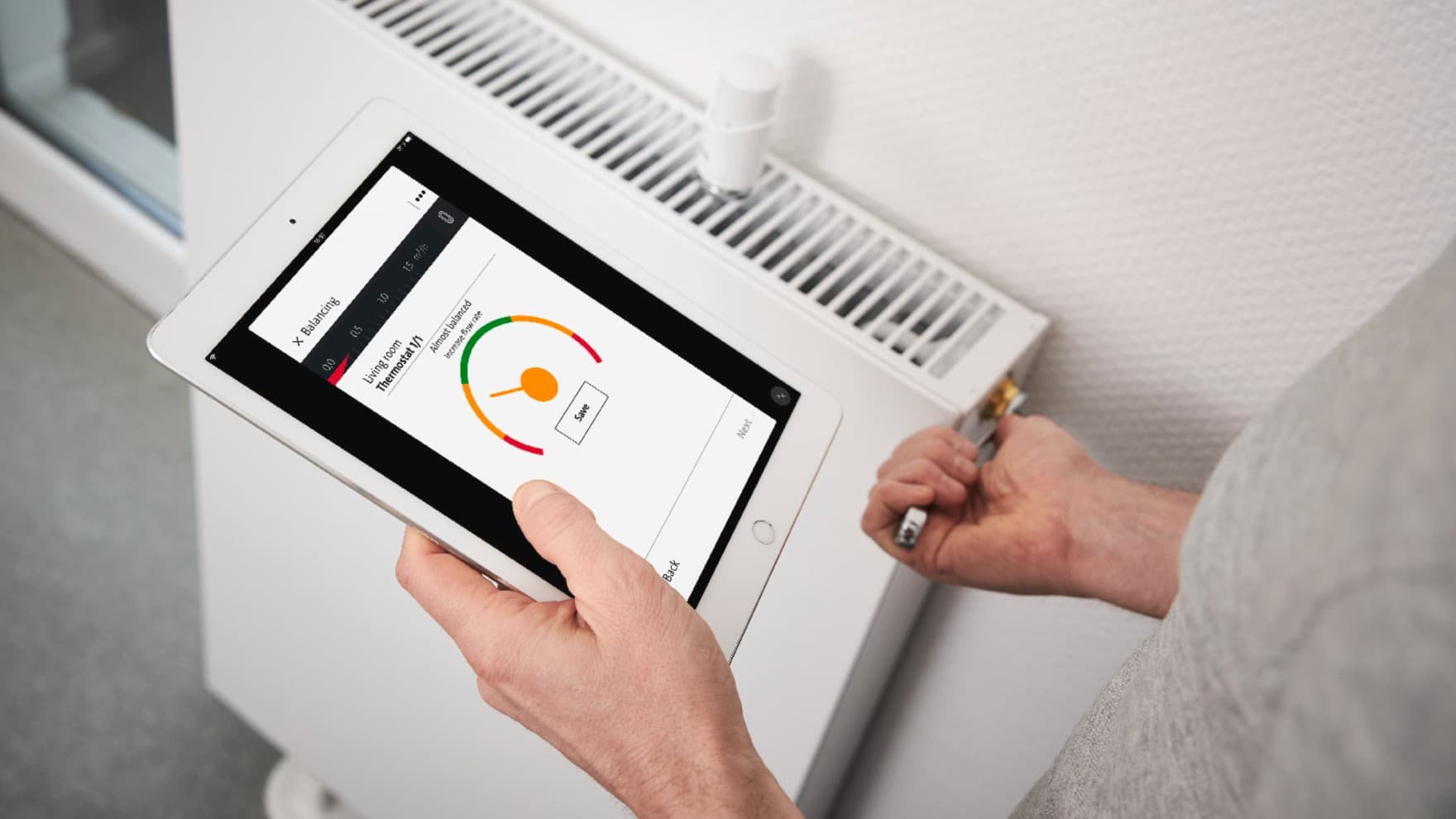 L'installateur effectue l'équilibrage hydraulique | Vaillant