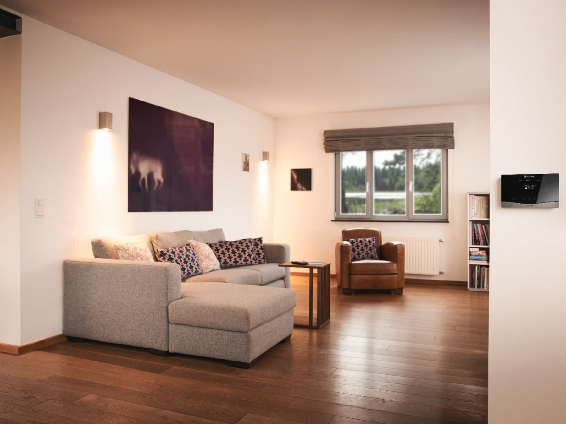 Intérieur d'un logement présentant un régulateur sensoHOME | Vaillant