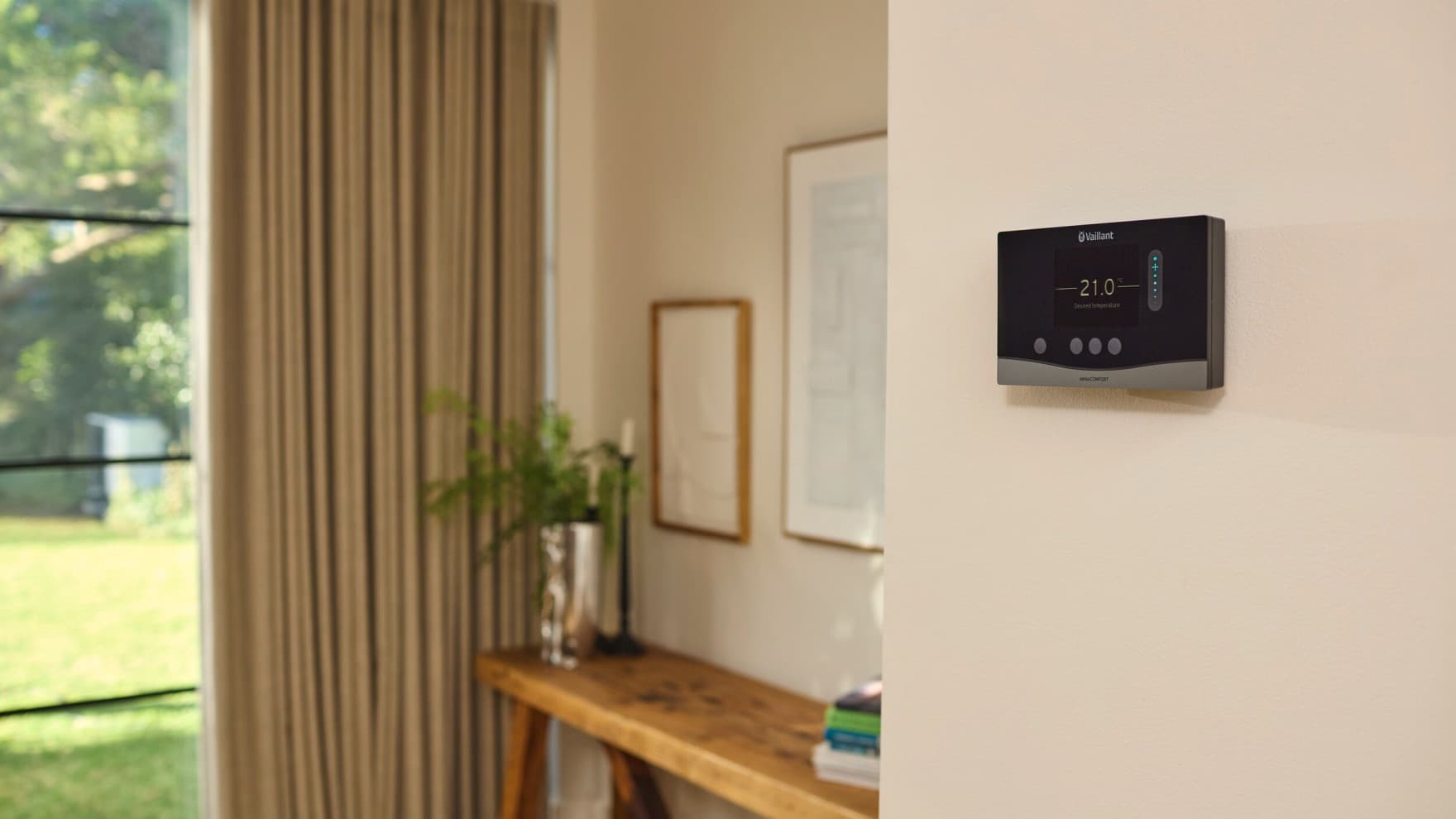 Commande du système sensoCOMFORT dans la pièce à vivre | Vaillant