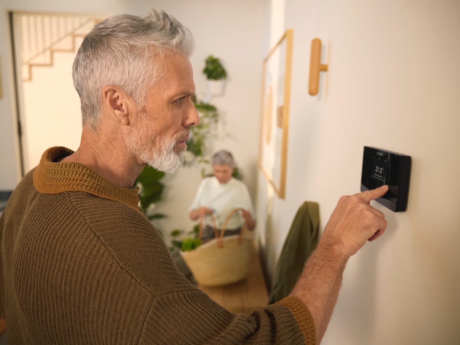 Régulateur sensoCOMFORT installé au mur | Vaillant