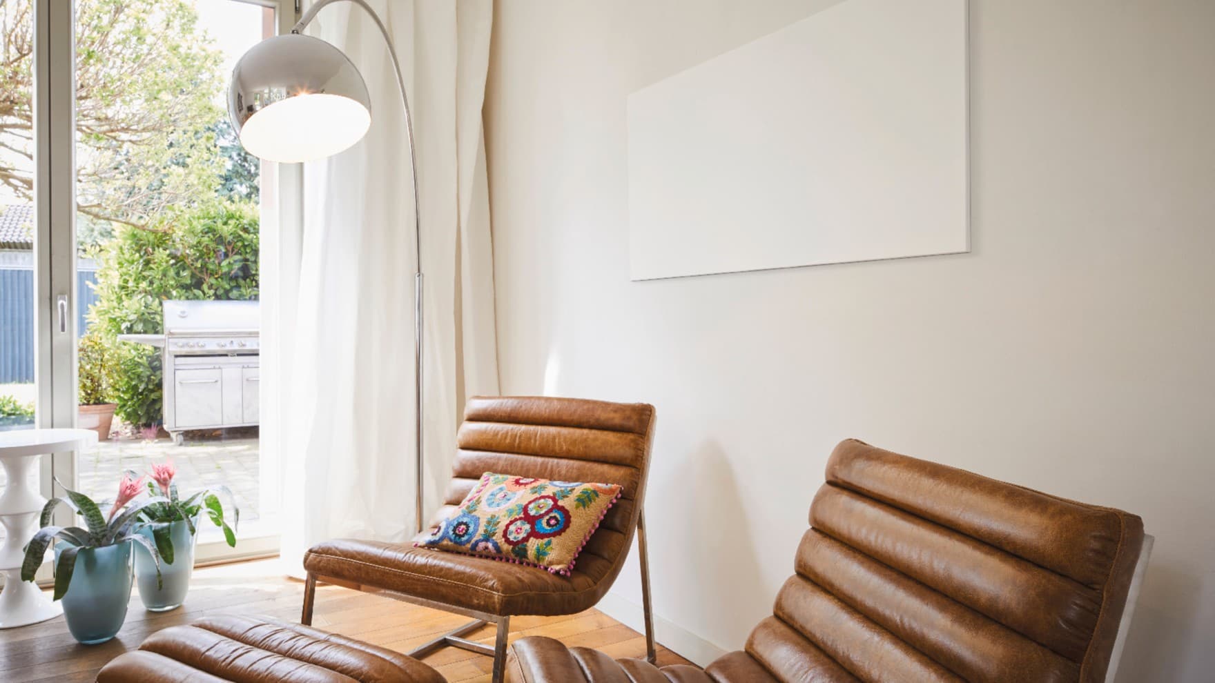 Chauffage infrarouge mural dans le salon