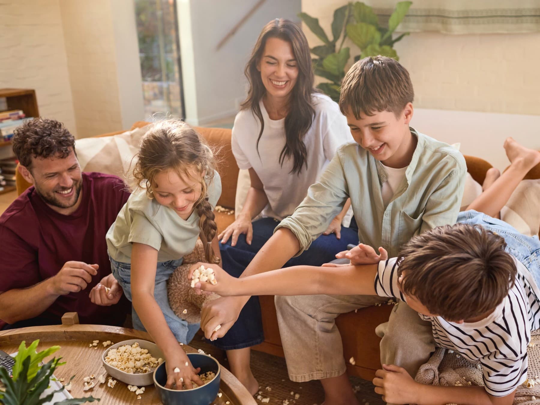Famille profitant du confort thermique de sa maison