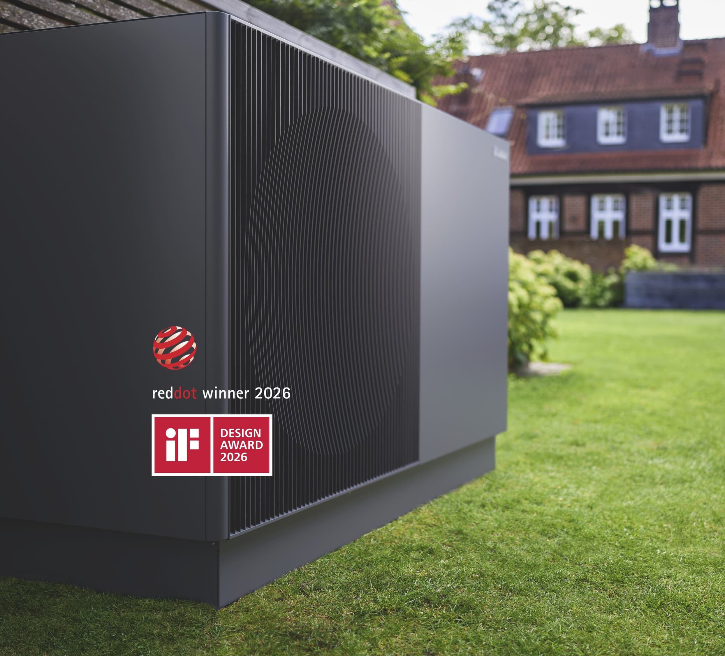 aroTHERM perform vue de près avec le logo Design Award 2026 | Vaillant