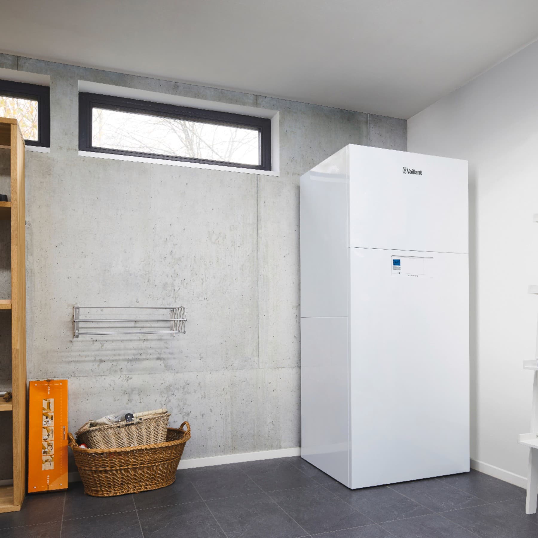 Une pompe à chaleur géothermique dans un garage | Vaillant