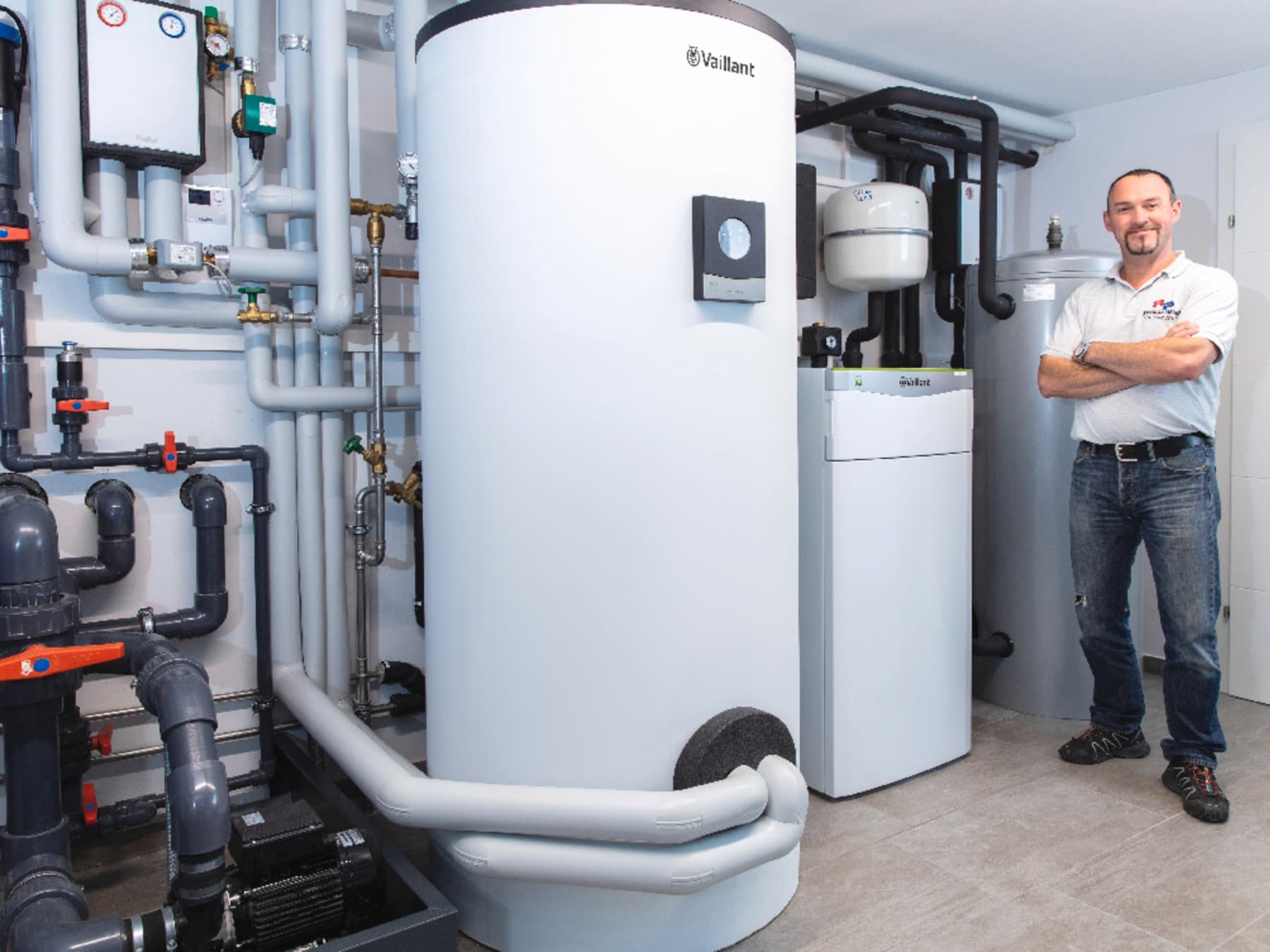 Un système de chauffage avec un installateur | Vaillant