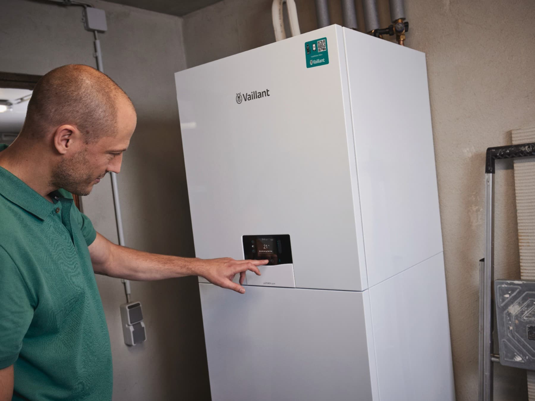 Un système de chauffage avec un installateur | Vaillant