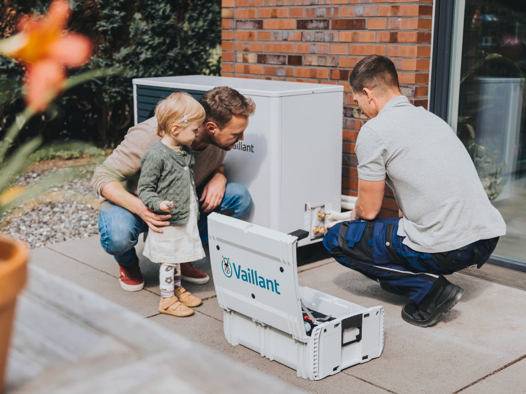 Pompe à chaleur en cours de réparation | Vaillant
