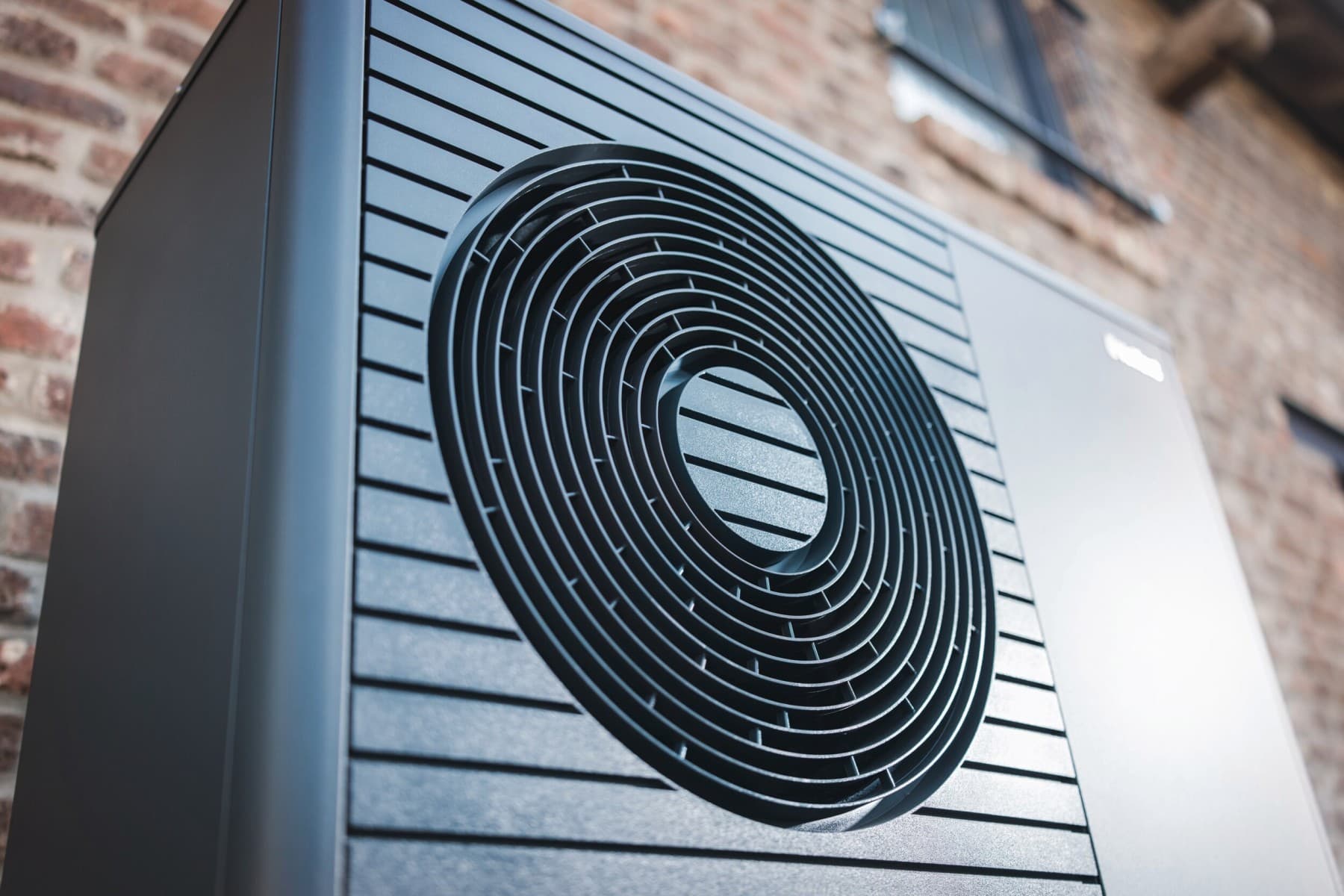 Pompe à chaleur air-eau aroTHERM plus | Vaillant