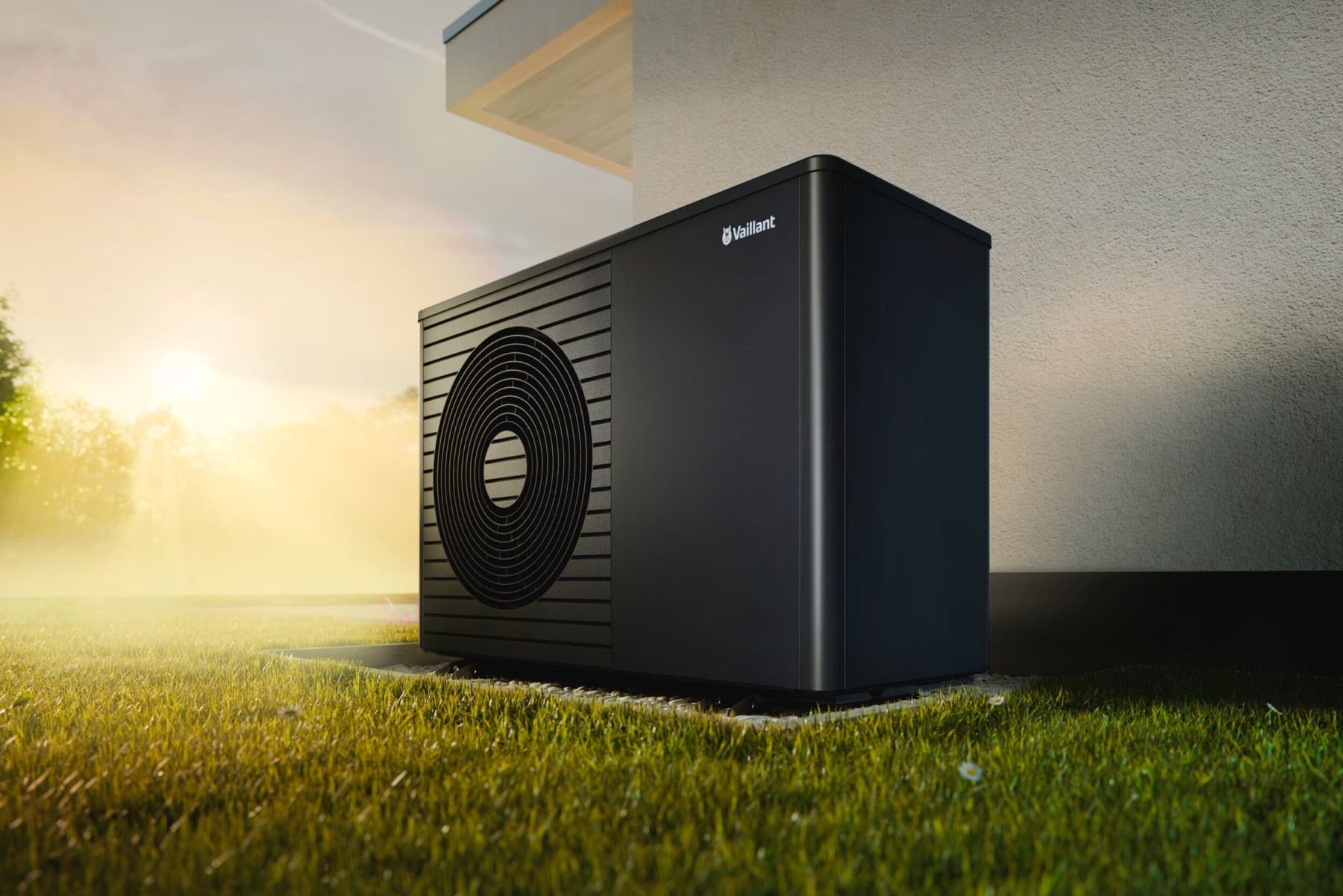 Une unité extérieure de pompe à chaleur aroTHERM pro dans un champs | Vaillant