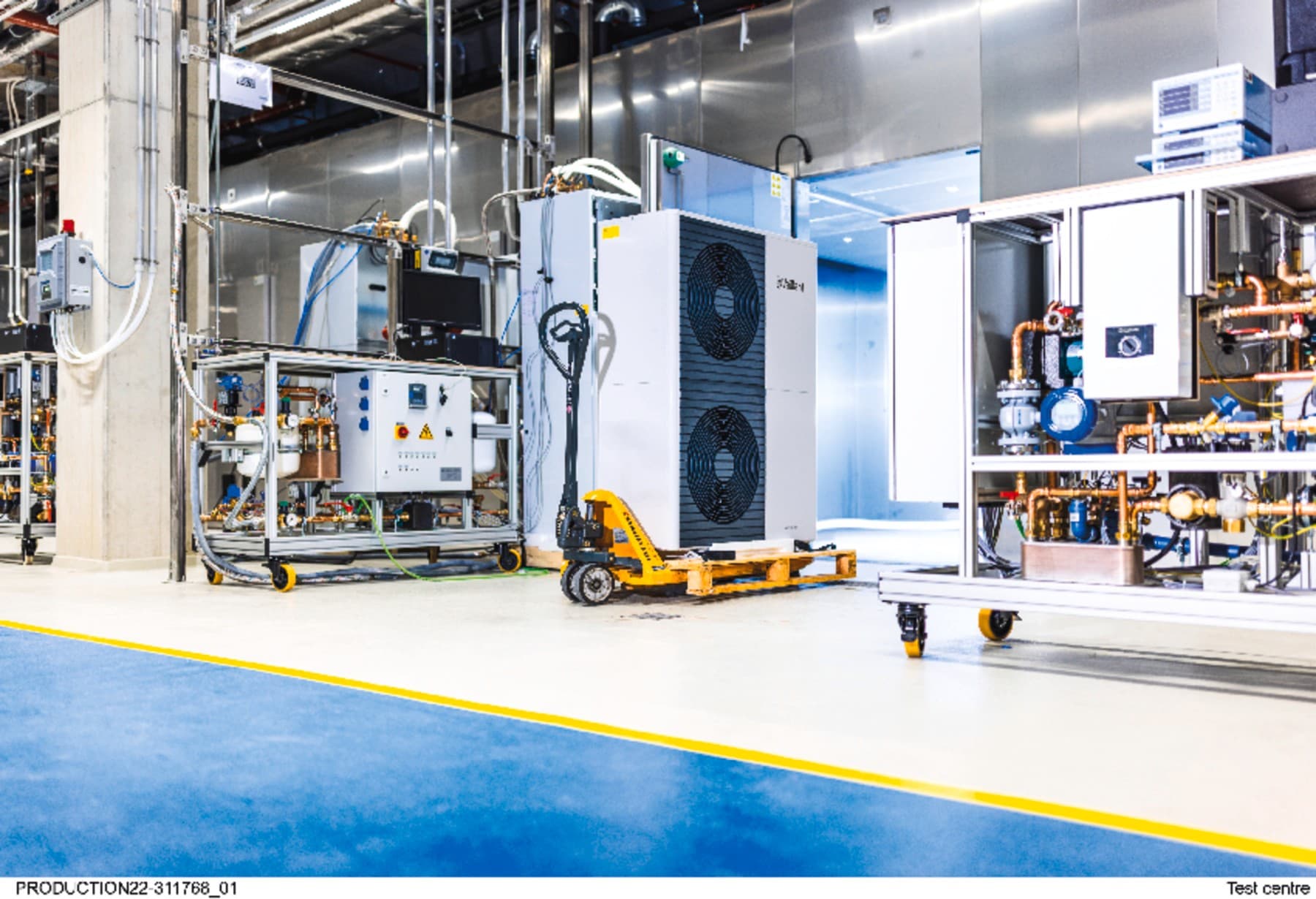 Pompe à chaleur en cours de fabrication dans l'usine | Vaillant
