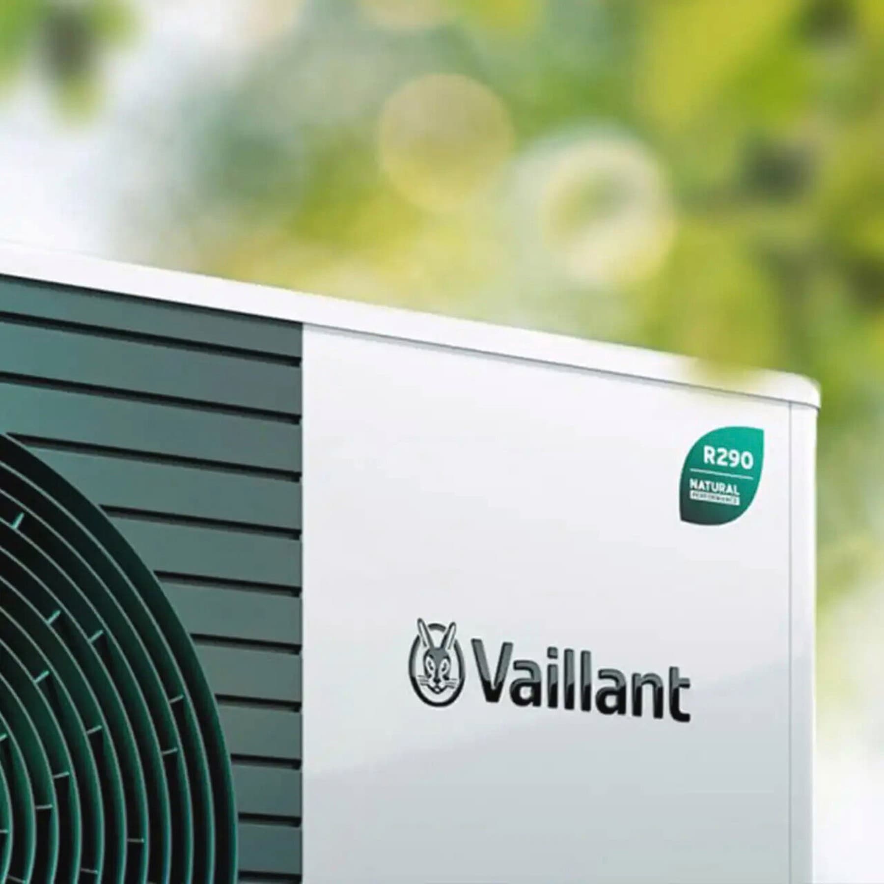 Une unité extérieure de pompe à chaleur qui fonctionne avec du R290 | Vaillant