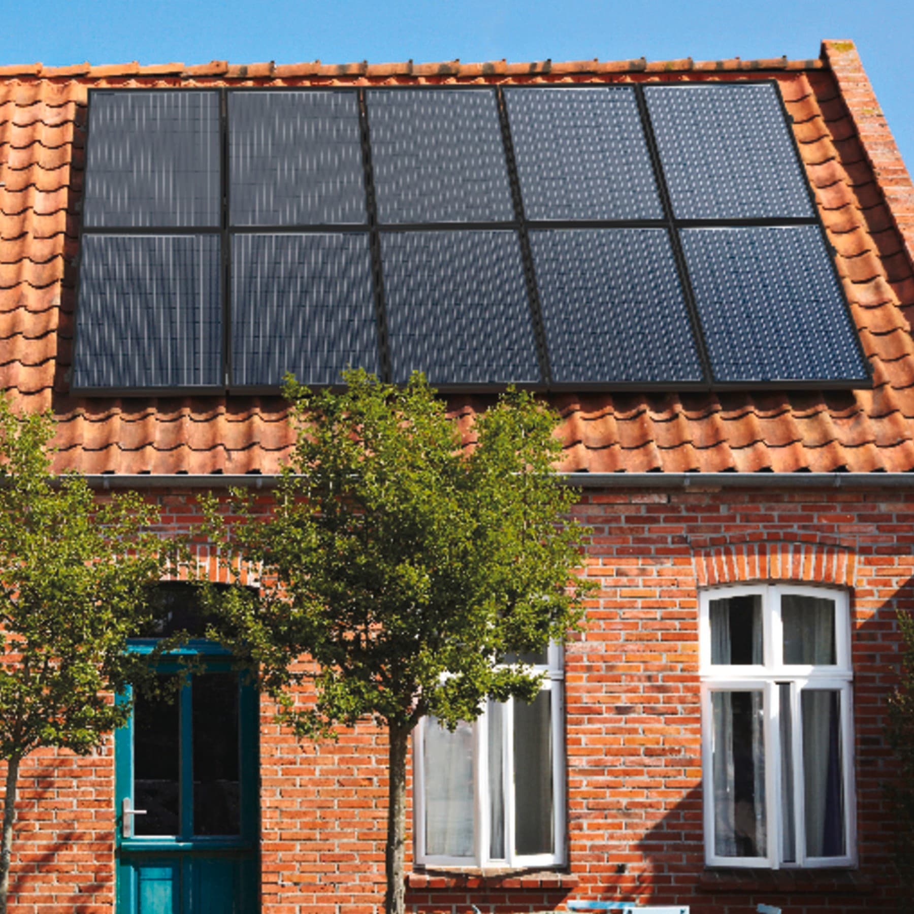 Toiture avec modules photovoltaïques | Vaillant