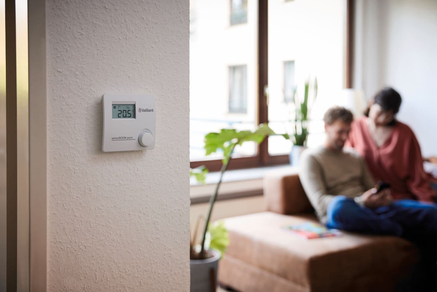 sensoROOM pure au mur | Vaillant