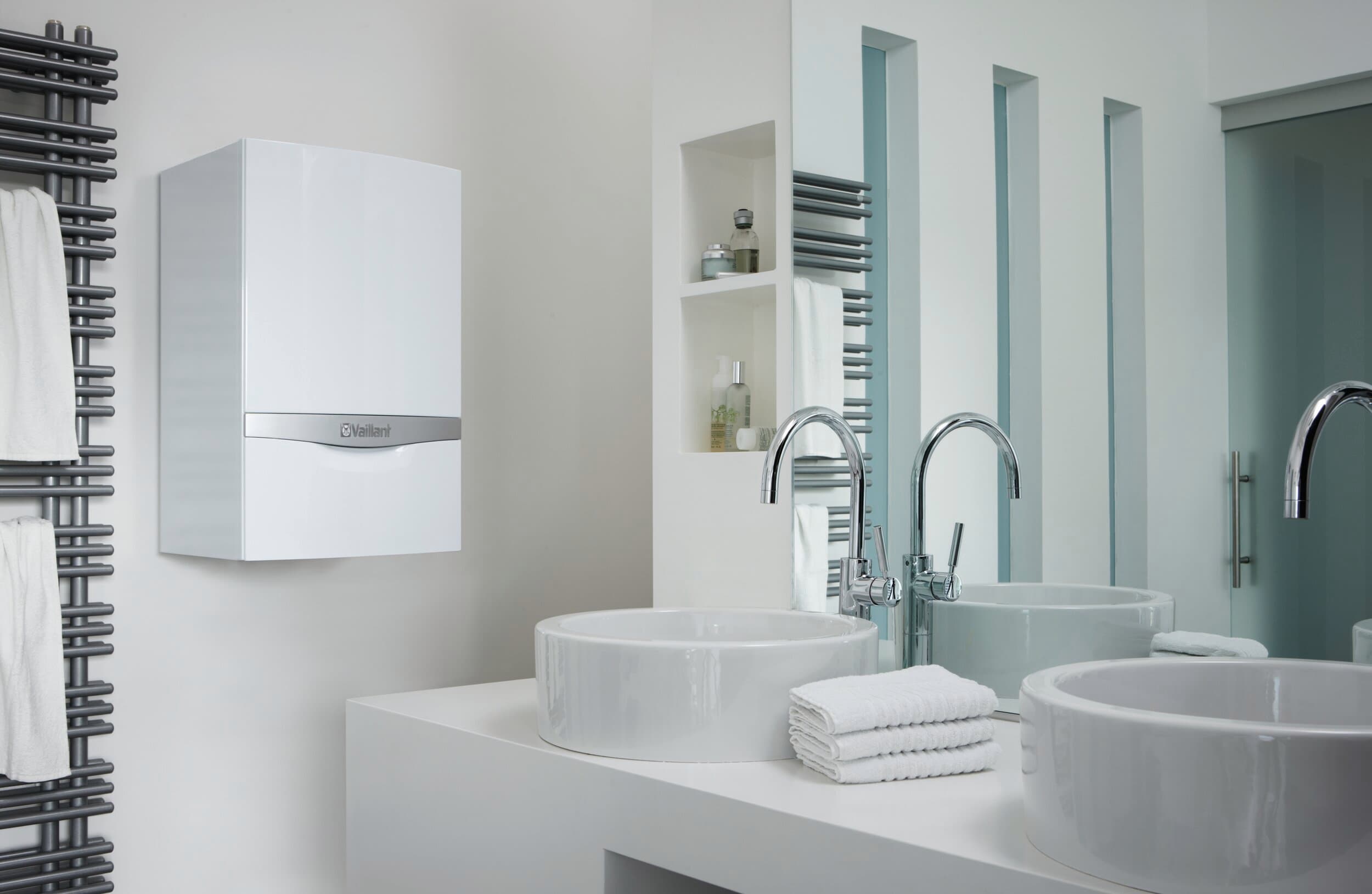 ecoTEC plus installée dans une salle de bain | Vaillant
